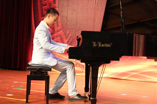 钢琴独奏《谐谑曲》.JPG